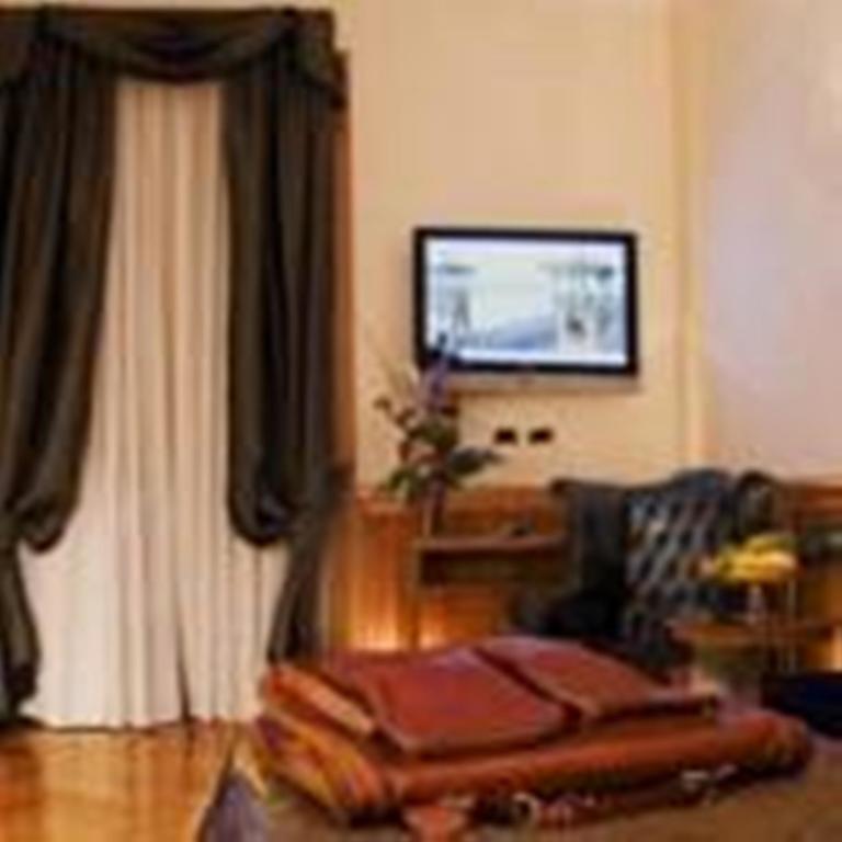 Gasthuis Relais Conte Di Cavour De Luxe